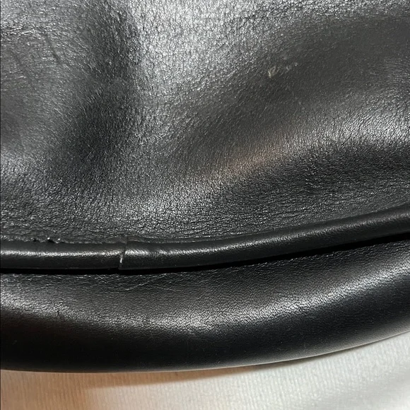 Coach Vintage Elegant Black Leather Shoulder Bag - Picture 5 of 16